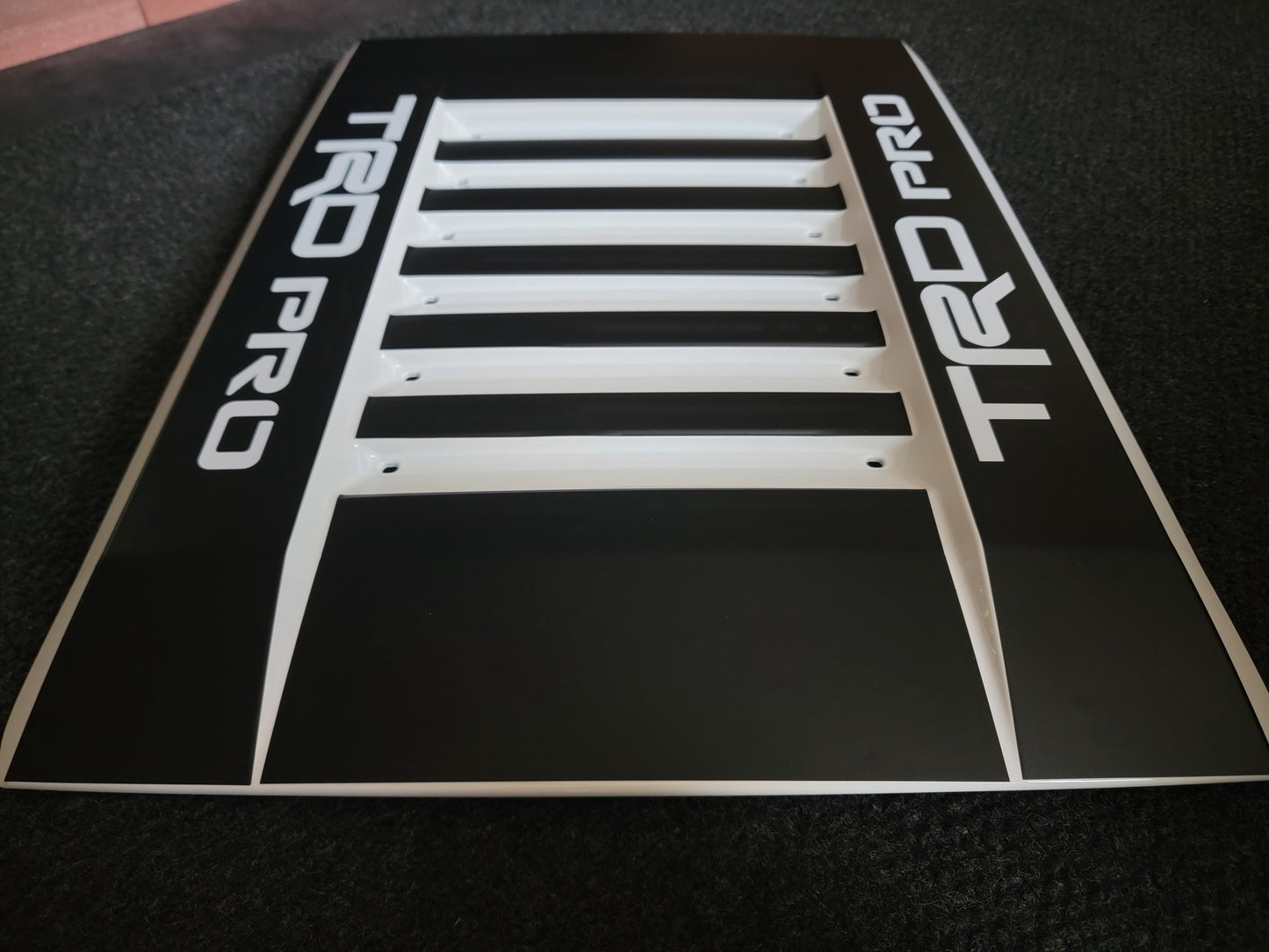 2024+ Tacoma/ 2025+ 4Runner Anti-Glare Hood Scoop Decal