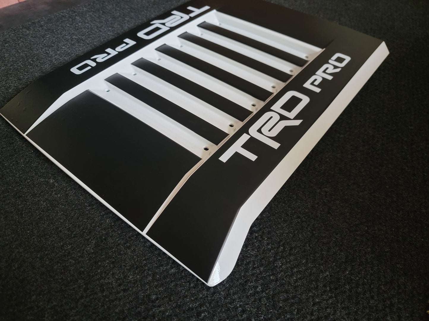 2024+ Tacoma/ 2025+ 4Runner Anti-Glare Hood Scoop Decal